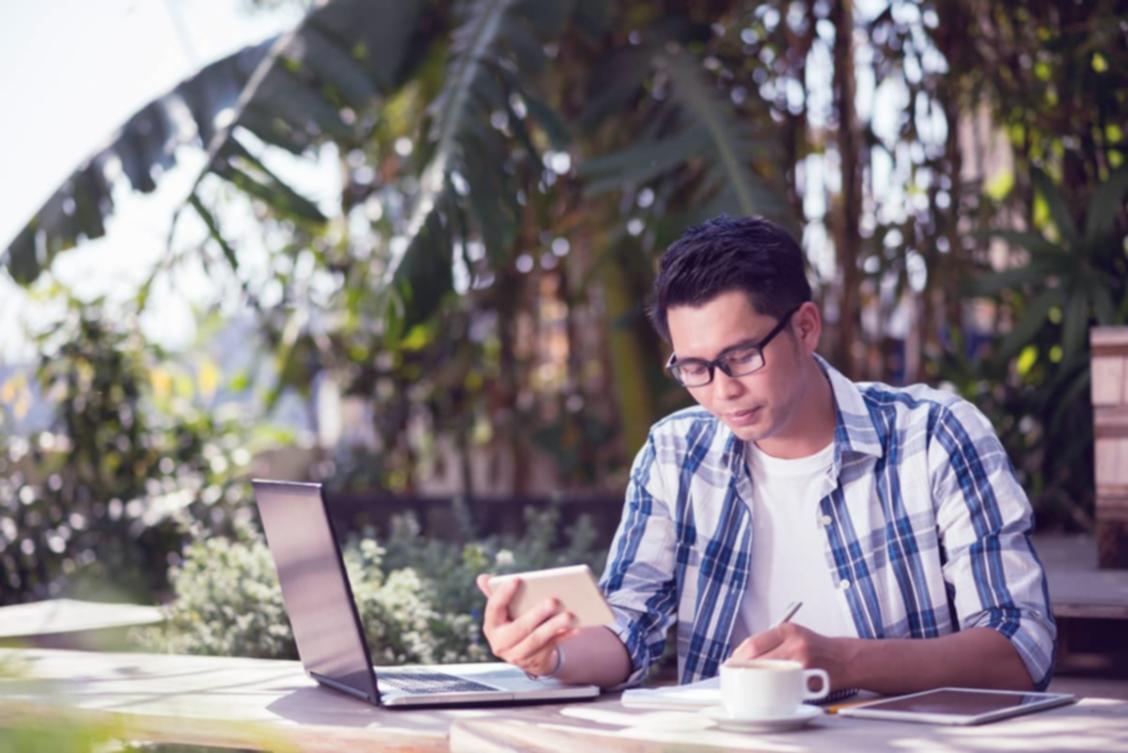 Ufficio del team Yelunivor a Palermo